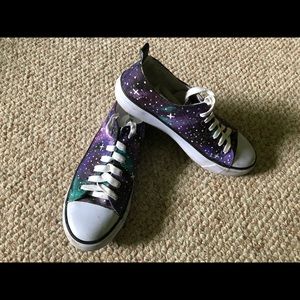 Custom painted low top